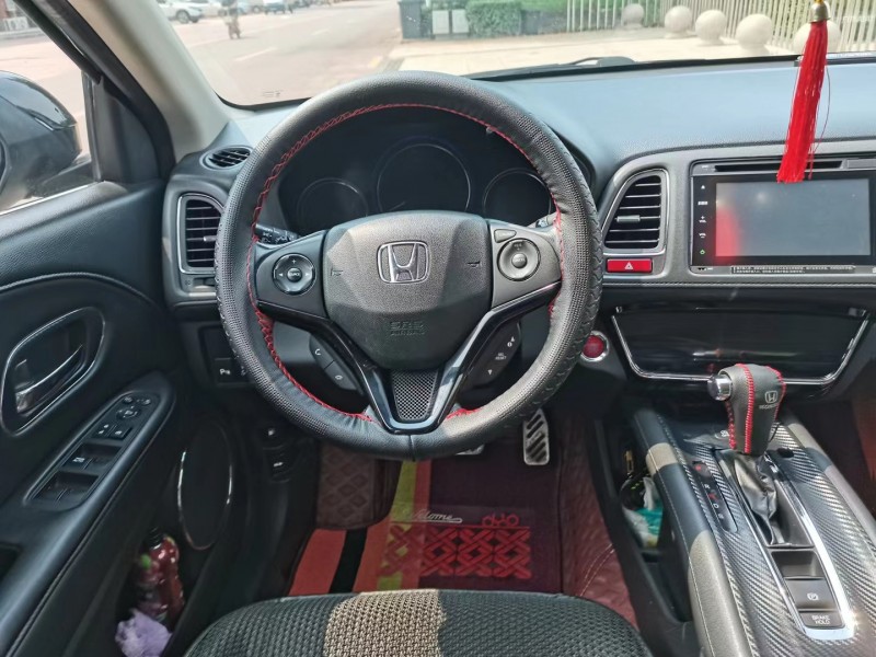 济宁15年本田缤智5