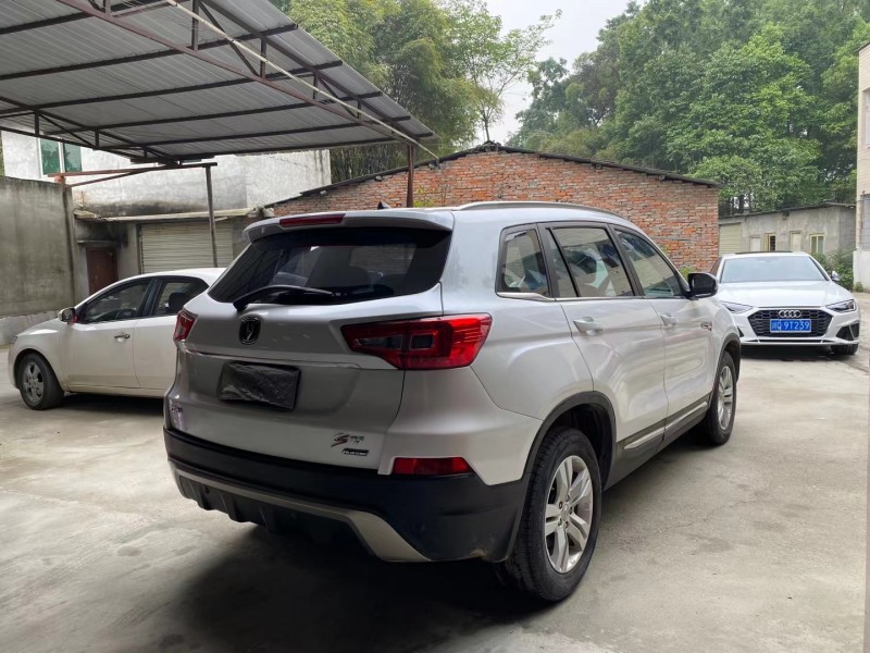 成都15年长安汽车CS757