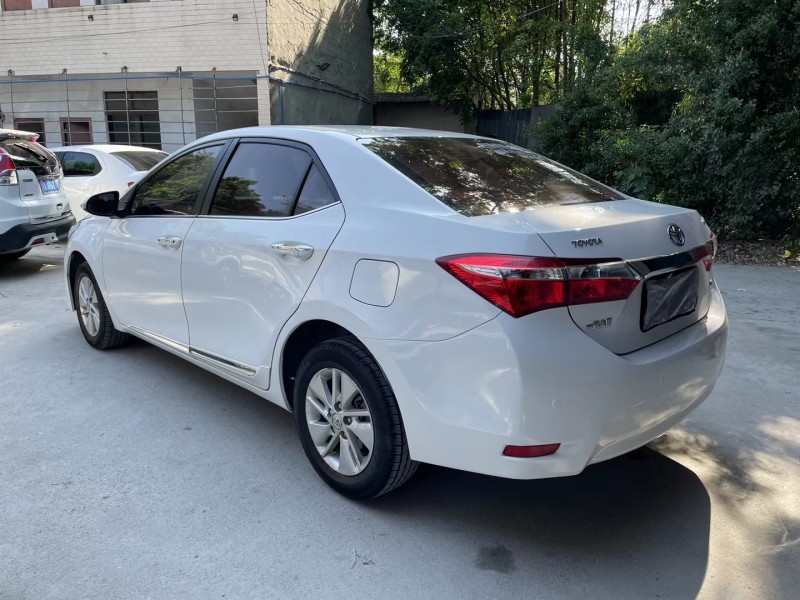 成都16年丰田卡罗拉8