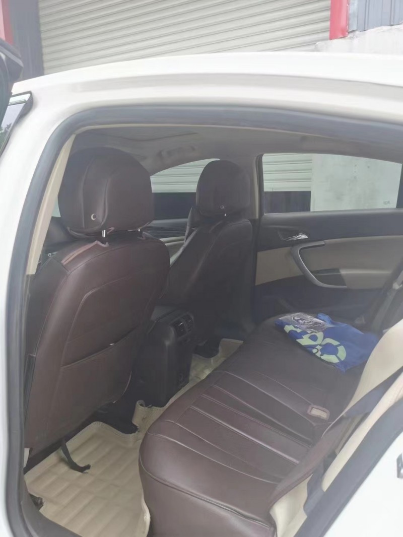 徐州14年别克君威5