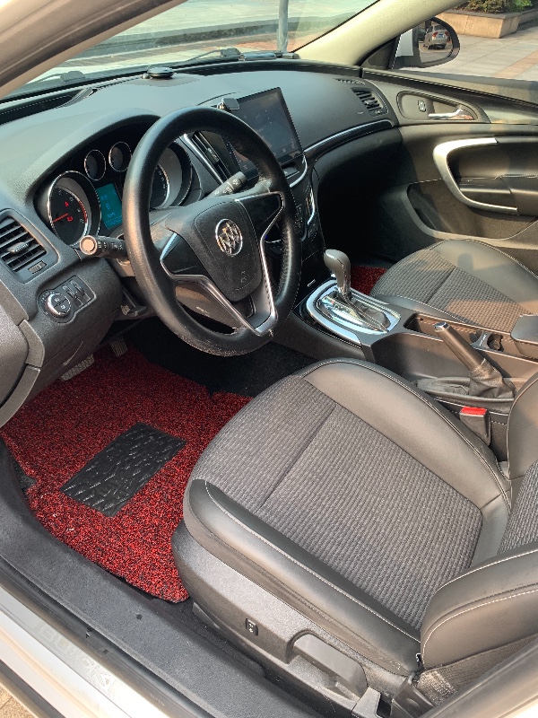 佛山18年别克君威8