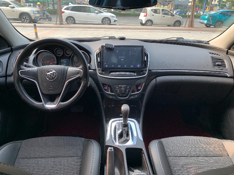 佛山18年别克君威4