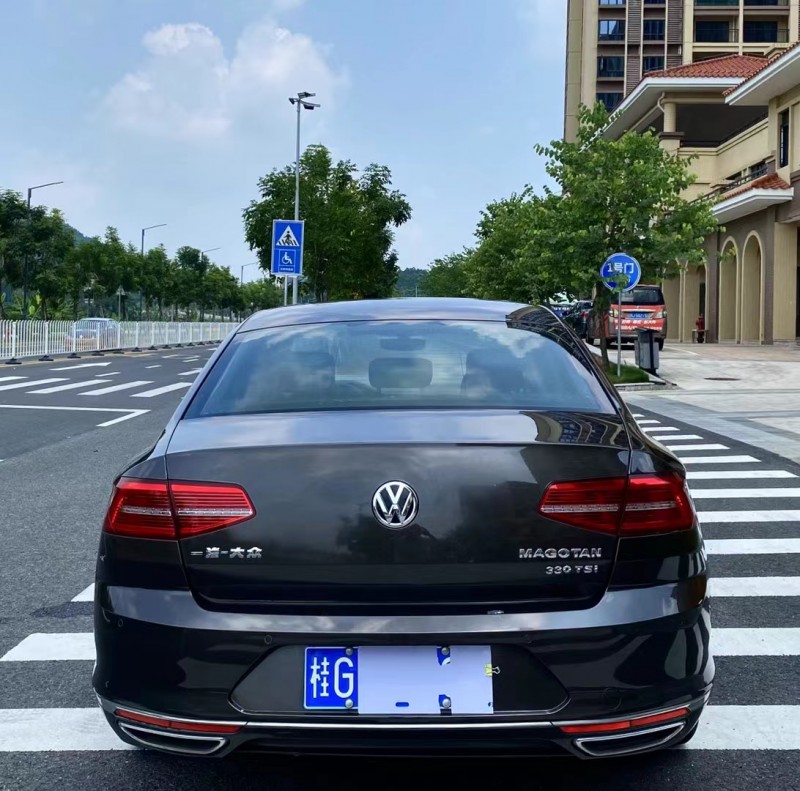 广州17年大众迈腾9