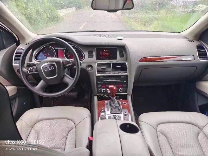 济宁10年奥迪Q74