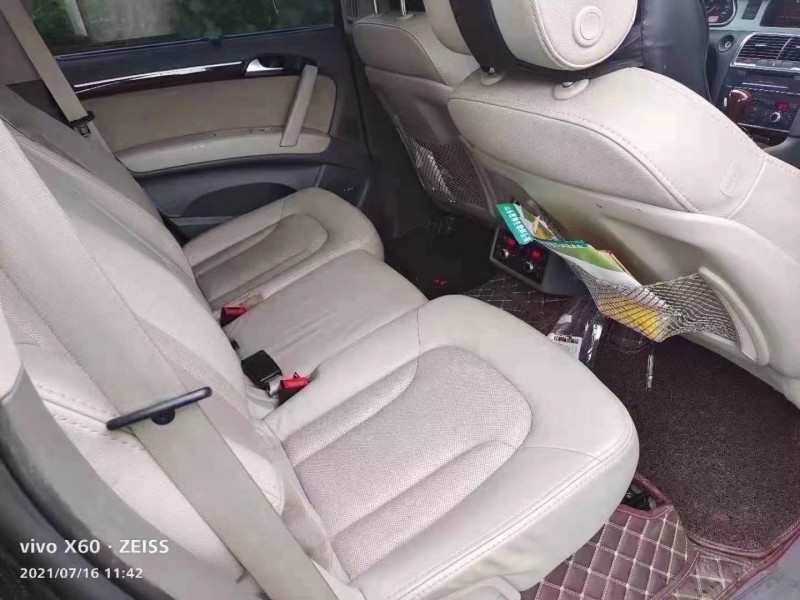 济宁10年奥迪Q76