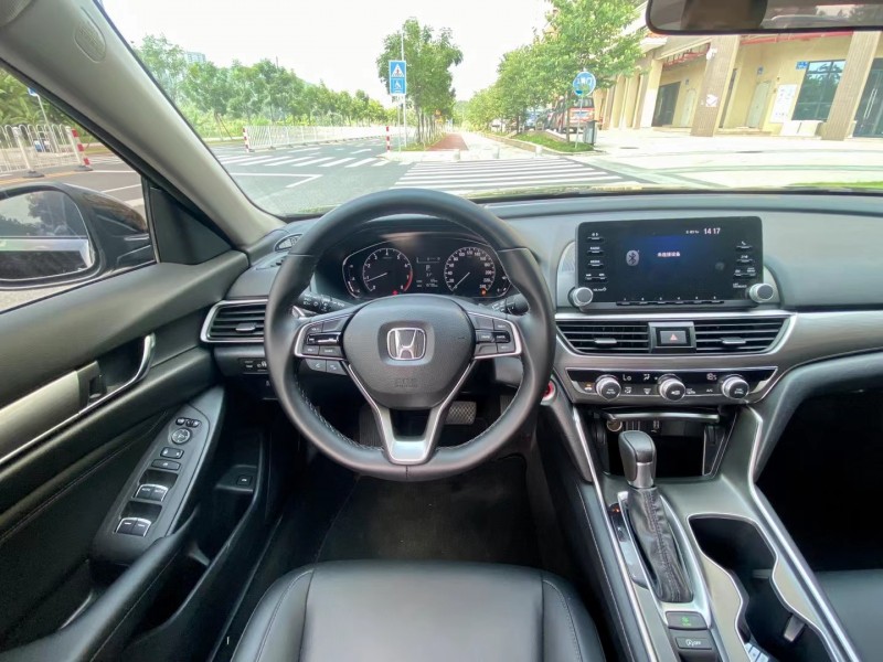 广州20年本田雅阁5