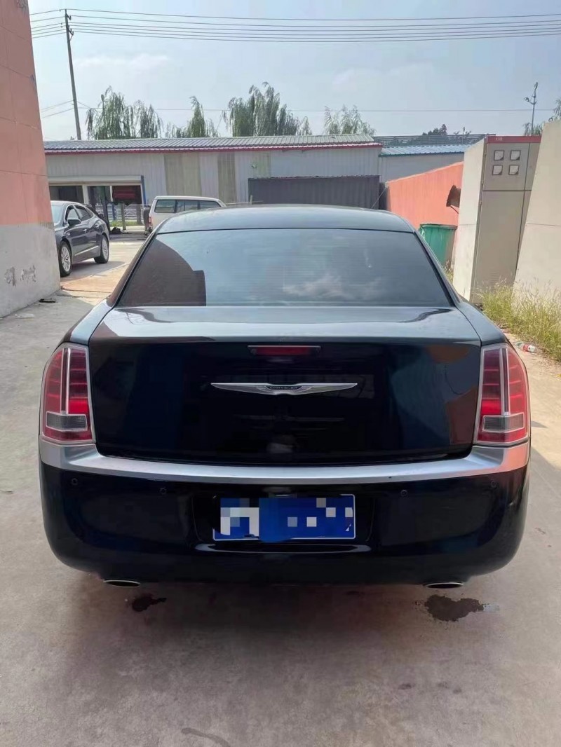 北京13年克萊斯勒300C9