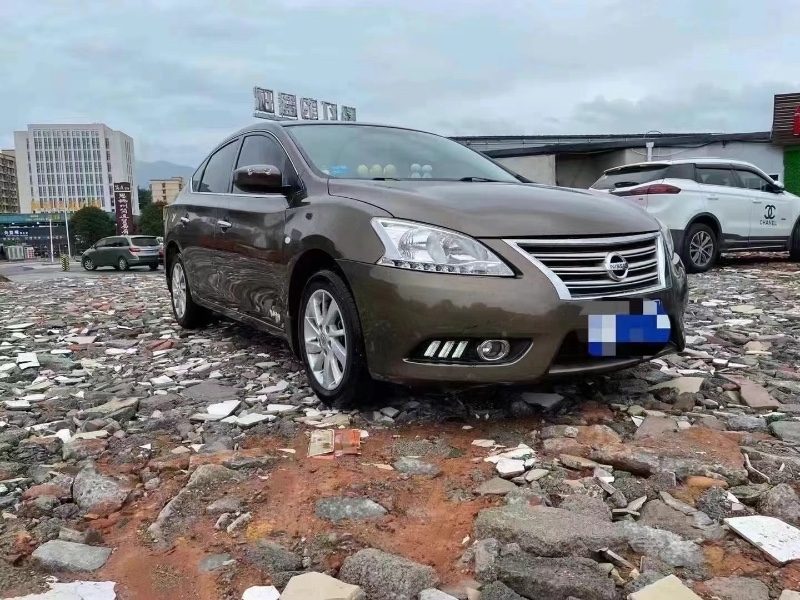 武汉15年日产轩逸3