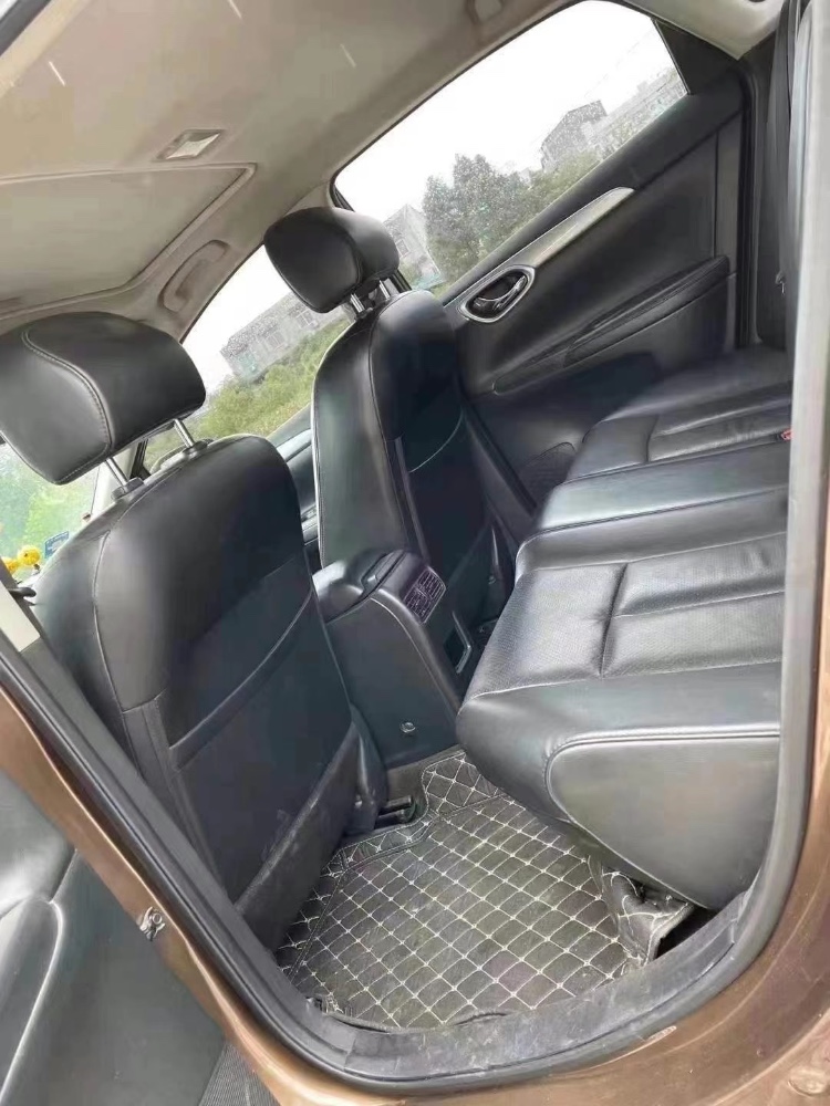 武汉15年日产轩逸6