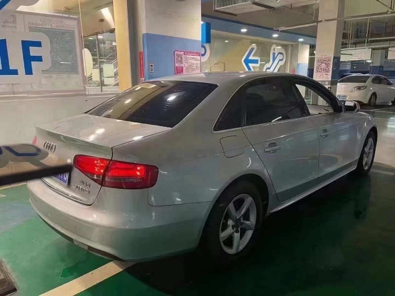 武汉13年奥迪A4L5