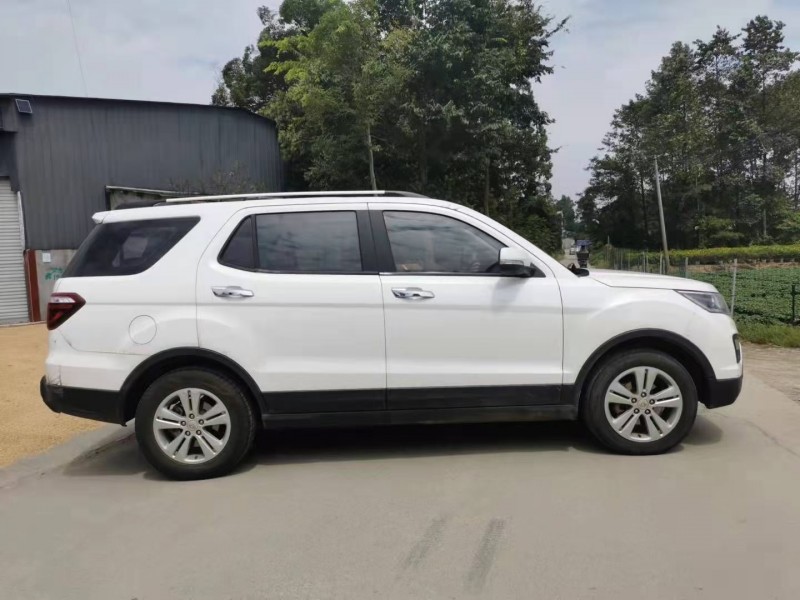 成都17年长安汽车CX704