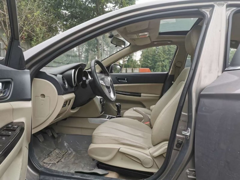 成都13年长安汽车逸动4