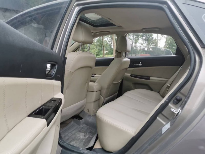 成都13年长安汽车逸动7