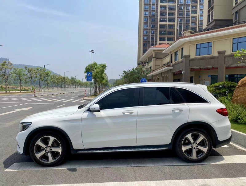 广州17年奔驰GLC3