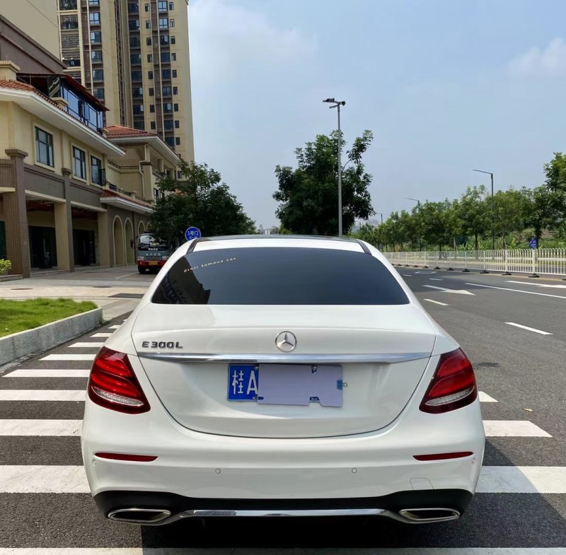 广州19年奔驰E9