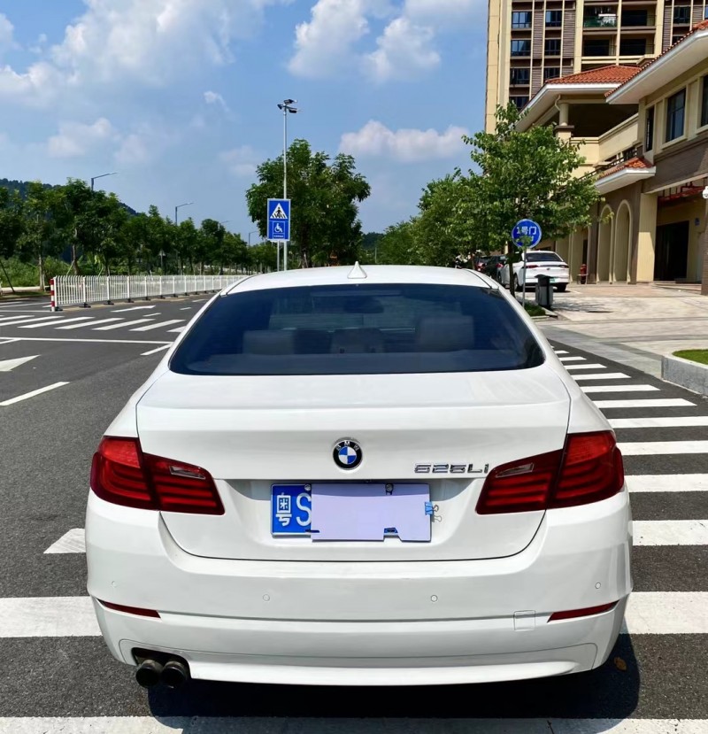 广州13年宝马5系9
