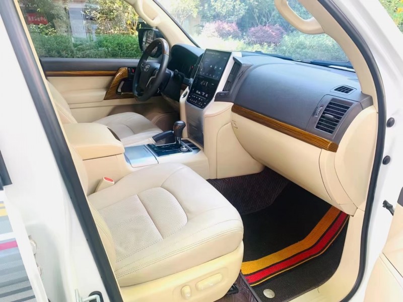 保定17年丰田兰德酷路泽3