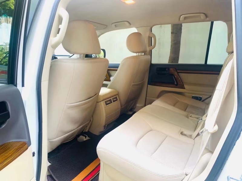 保定17年丰田兰德酷路泽4