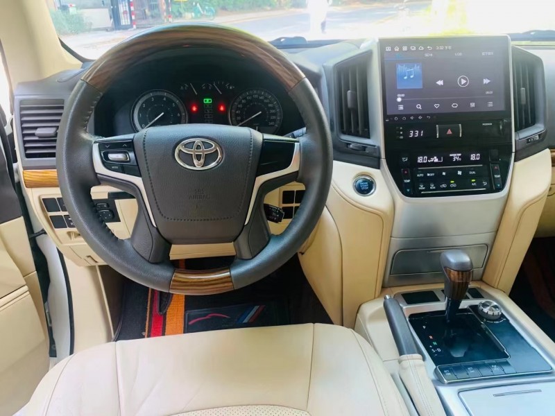 保定17年丰田兰德酷路泽1