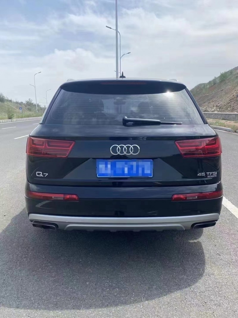 煙臺17年奧迪Q79