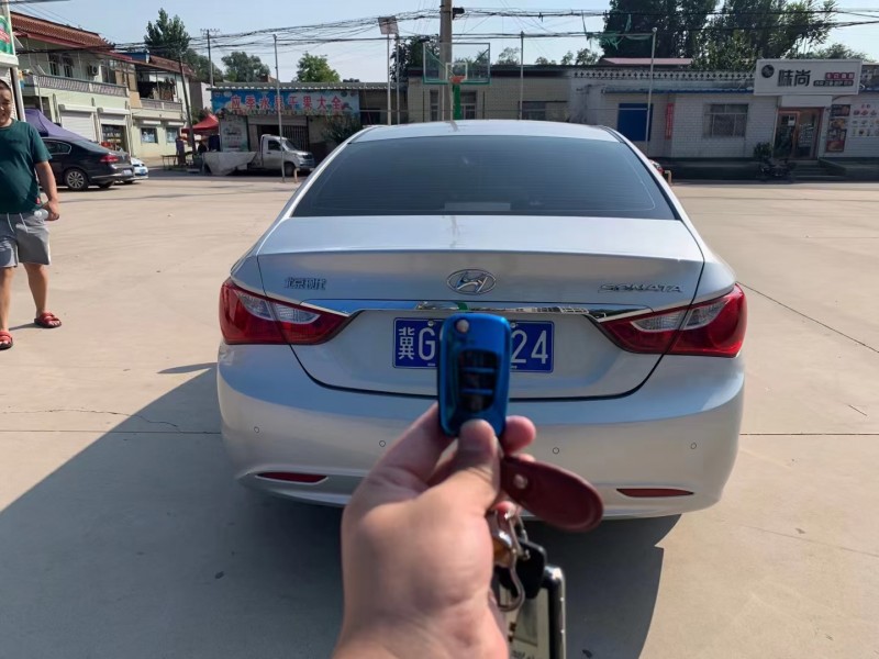 保定12年现代索纳塔八4