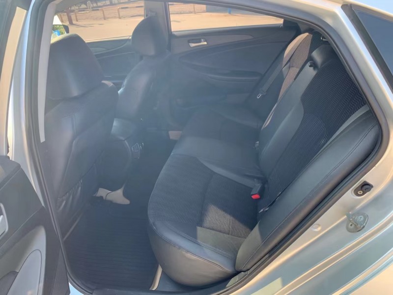 保定12年现代索纳塔八9