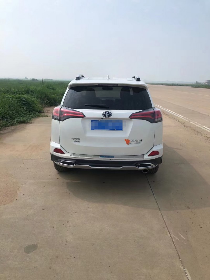 保定18年丰田RAV44