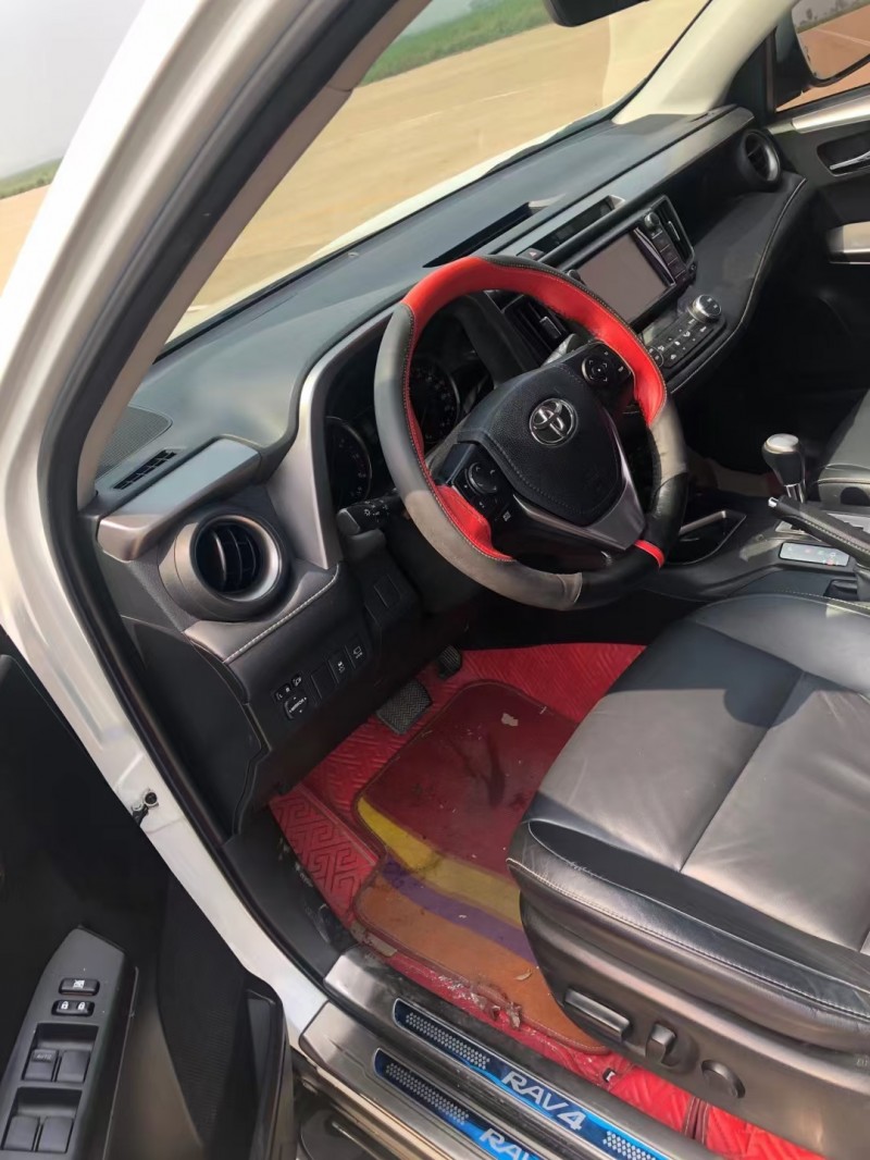 保定18年丰田RAV47