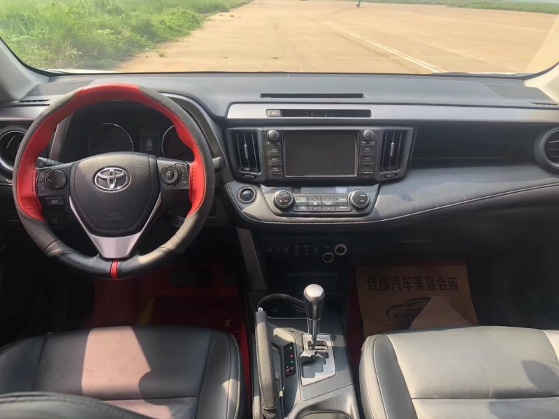 保定18年丰田RAV48