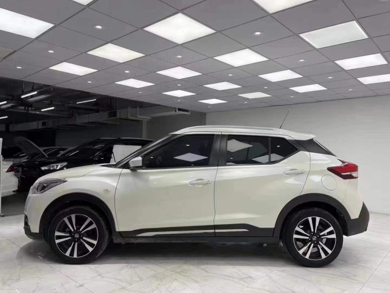 成都20年日产劲客3