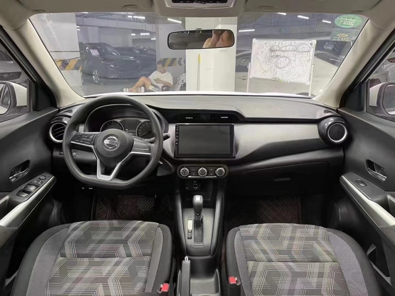 成都20年日产劲客9