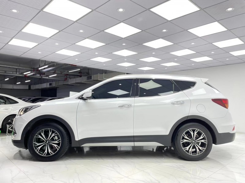 成都18年现代途胜3