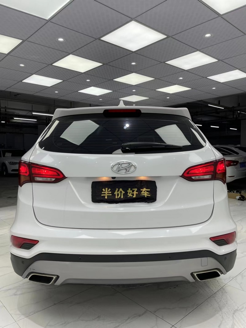 成都18年现代途胜5