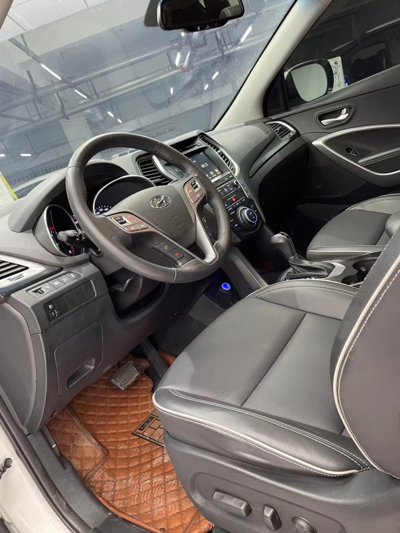 成都18年现代途胜6