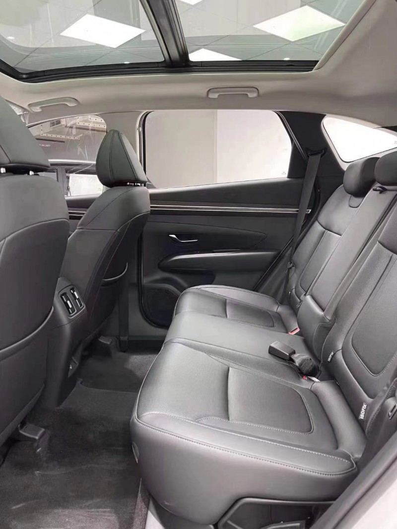 成都21年现代途胜7