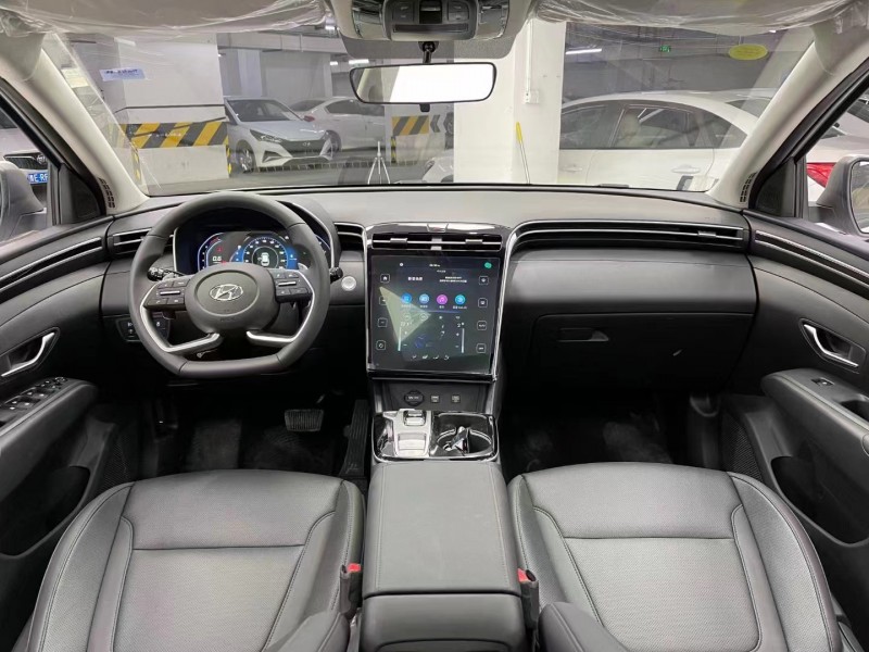 成都21年现代途胜9