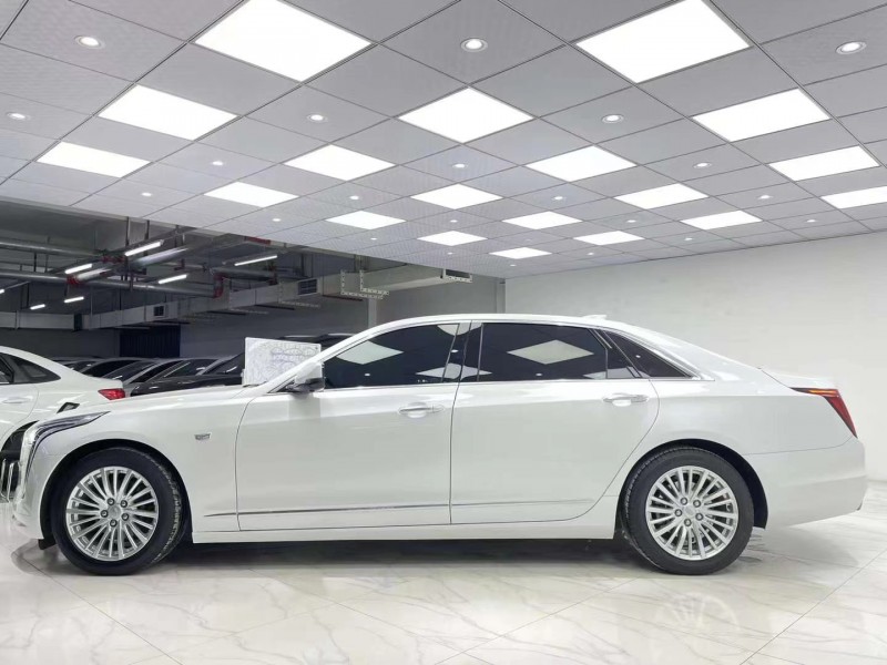 成都21年凯迪拉克CT63