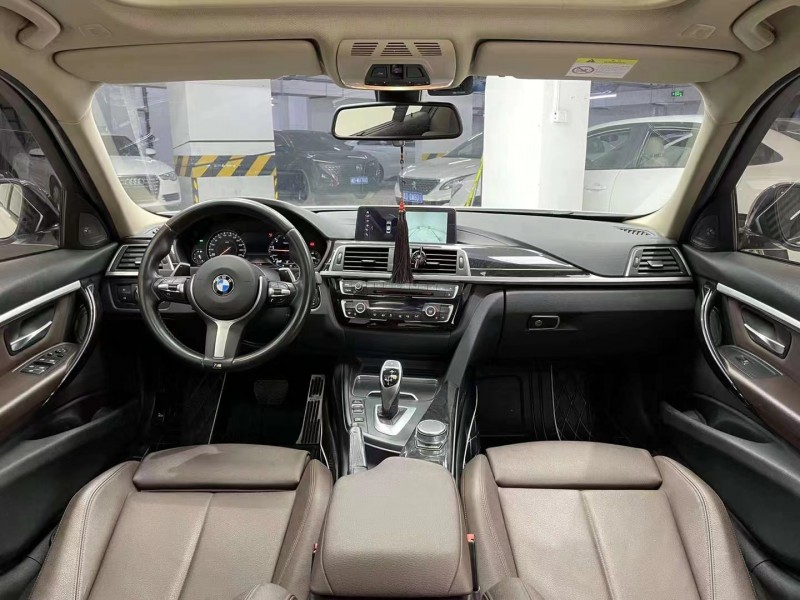 成都17年宝马3系9