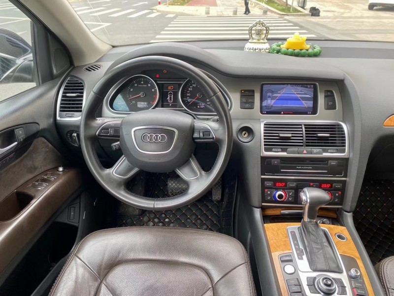 广州13年奥迪Q75