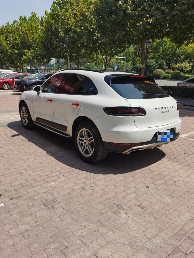 合肥15年保时捷Macan1