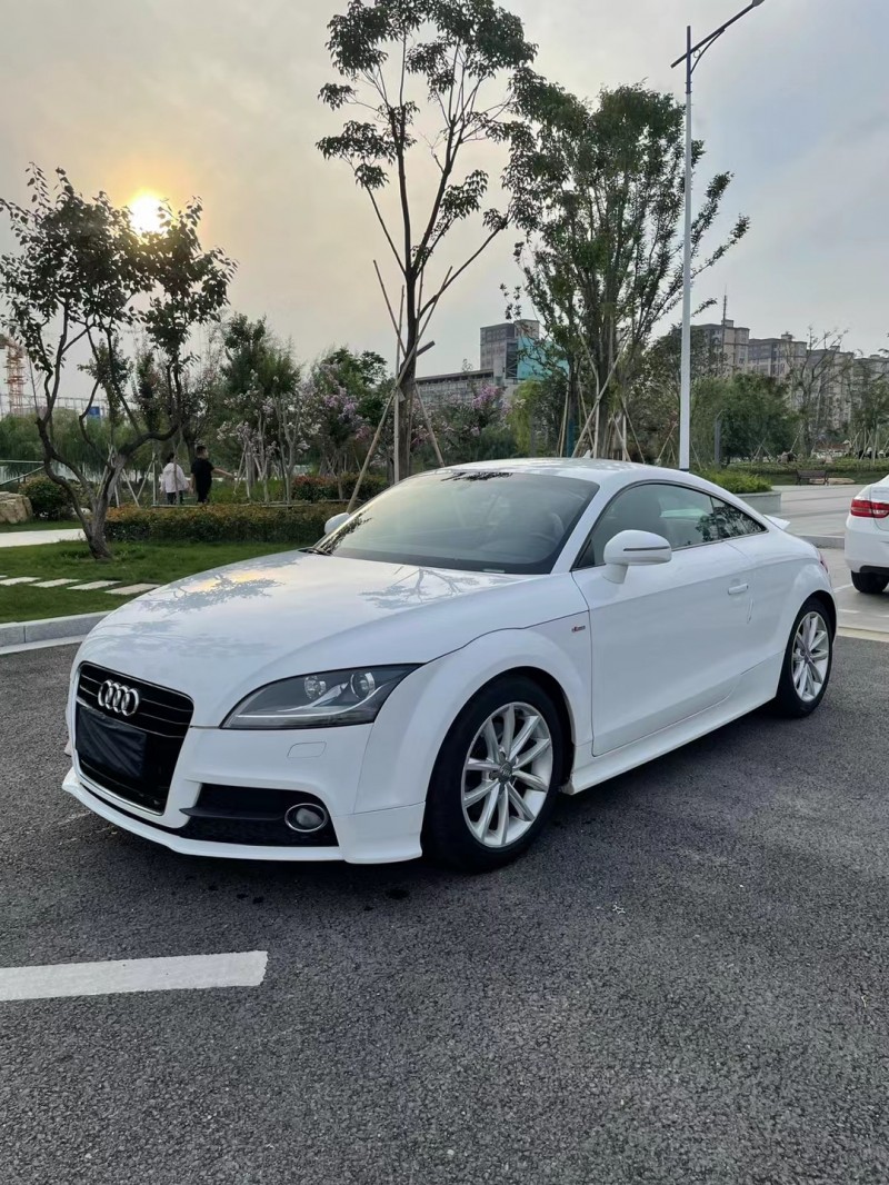 徐州14年奥迪TT2