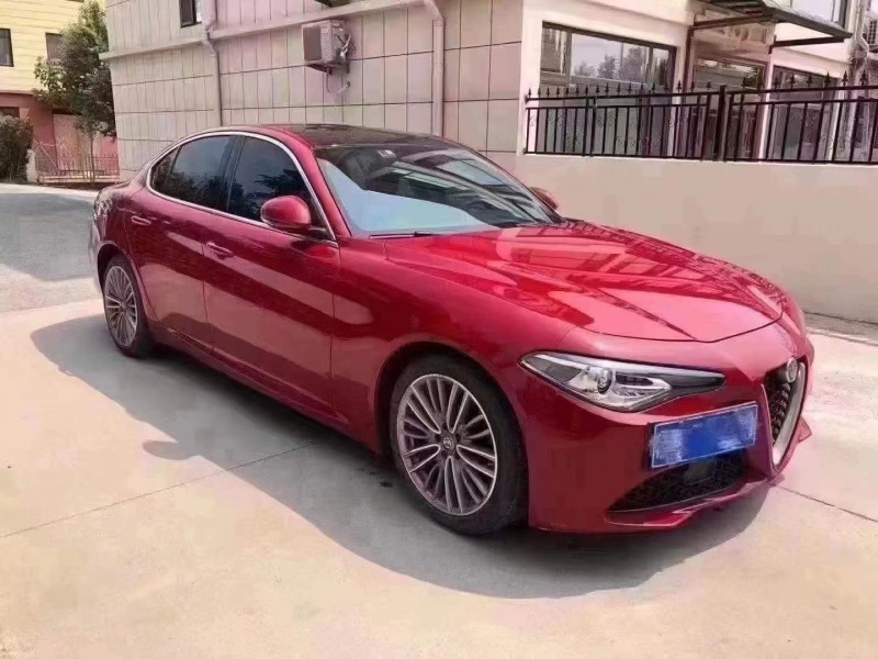 煙臺18年阿爾法·羅密歐Giulia2