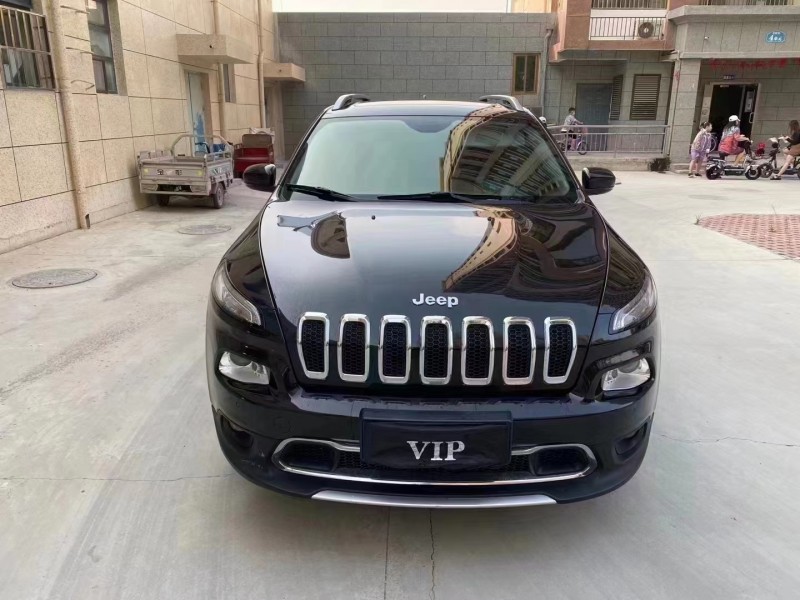 邢臺16年Jeep自由光1