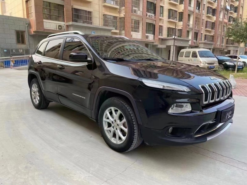 邢臺16年Jeep自由光3