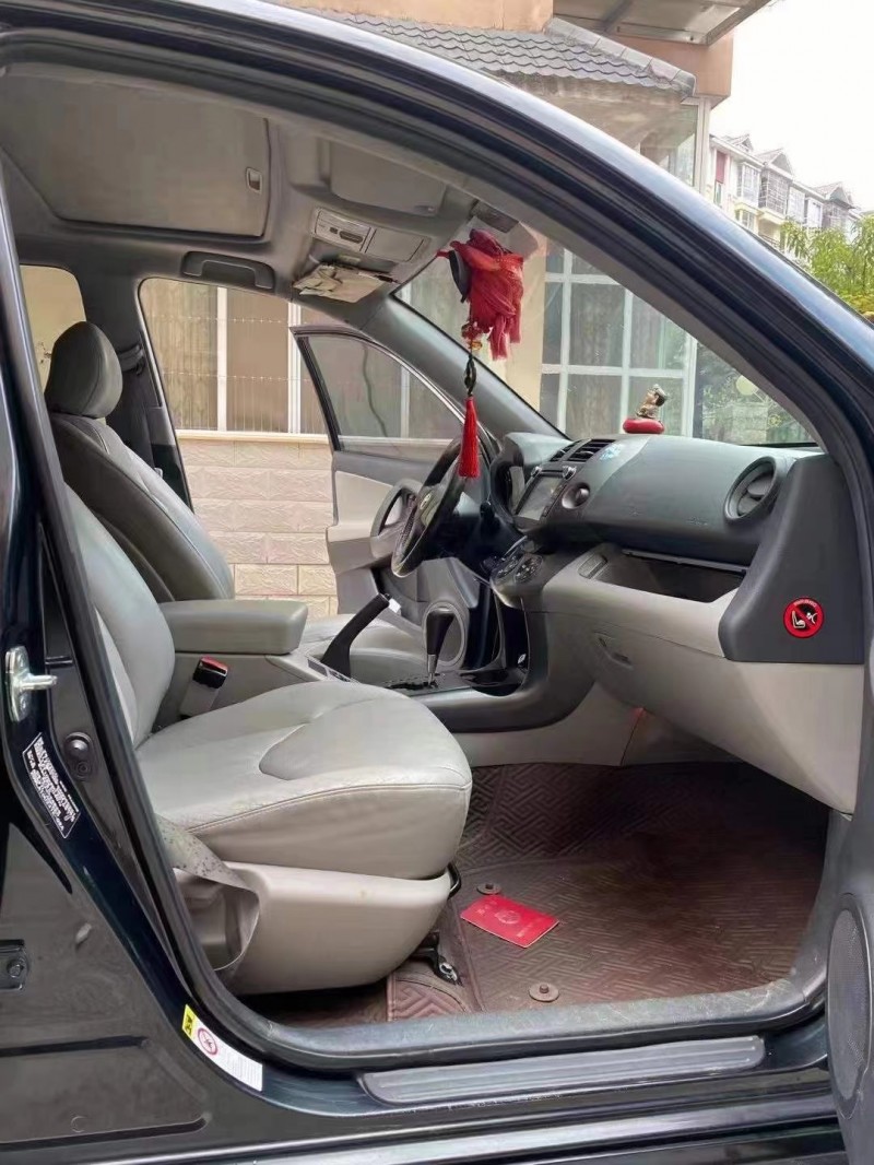 畢節10年豐田RAV44