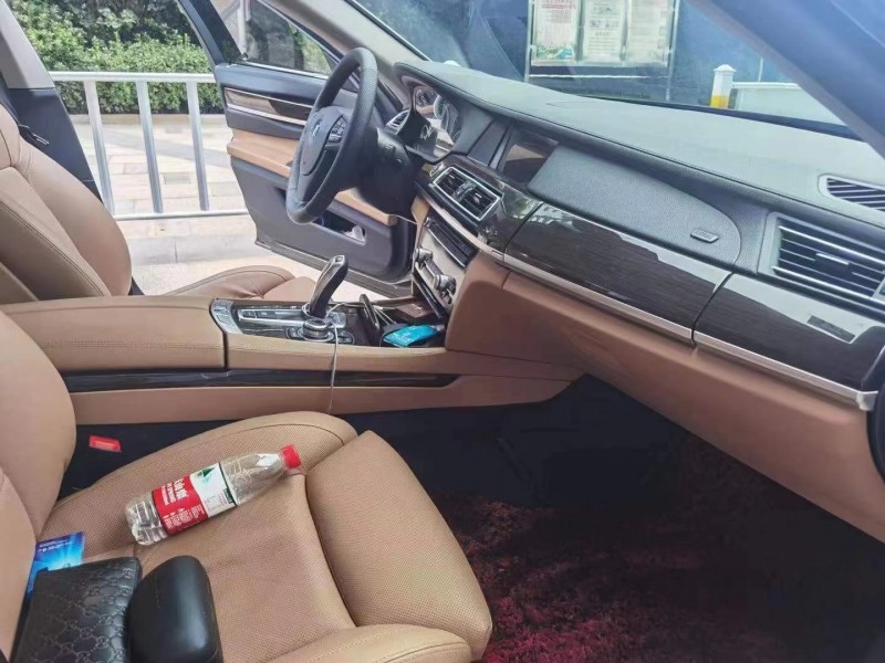 武汉12年宝马7系4