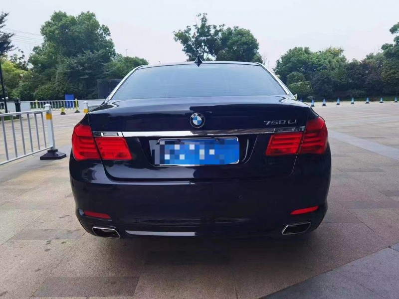 武汉12年宝马7系9