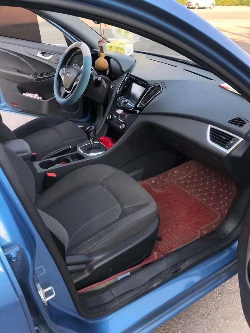 保定16年奇瑞艾瑞泽7e7