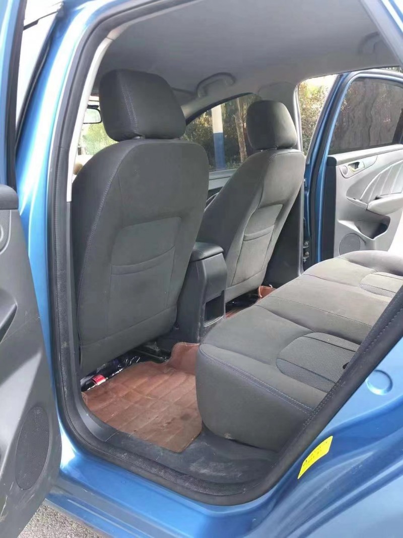 保定16年奇瑞艾瑞泽7e8