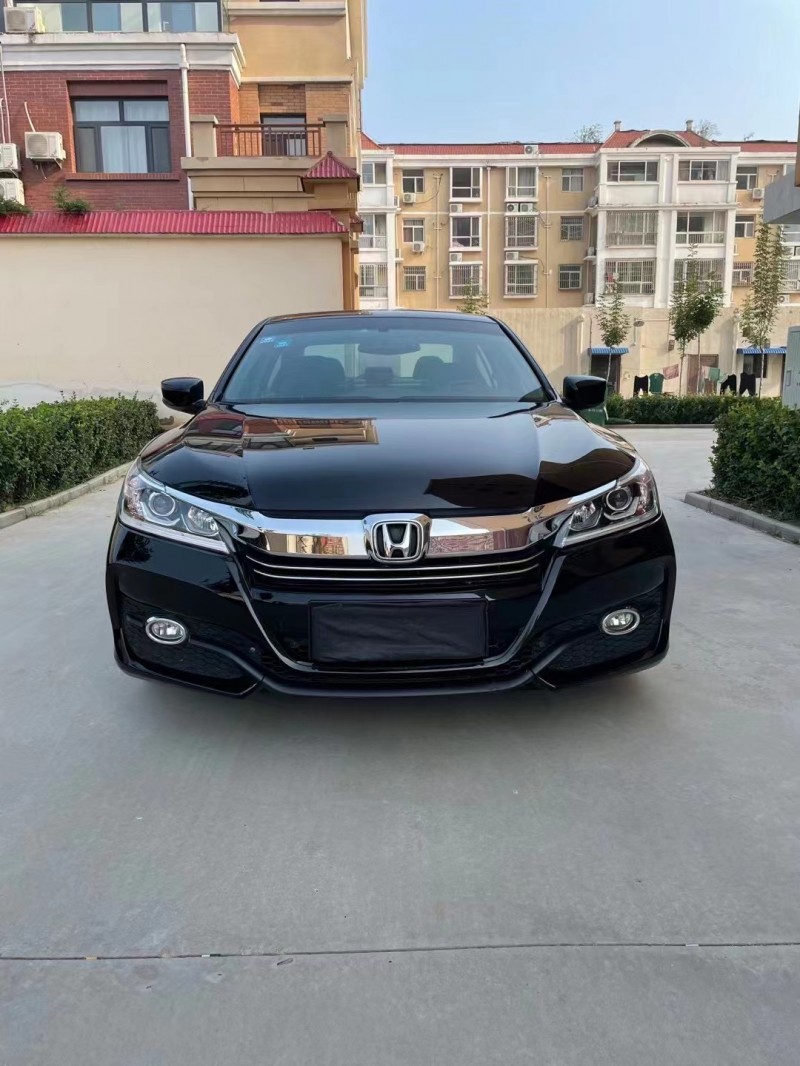 邢台16年本田雅阁1